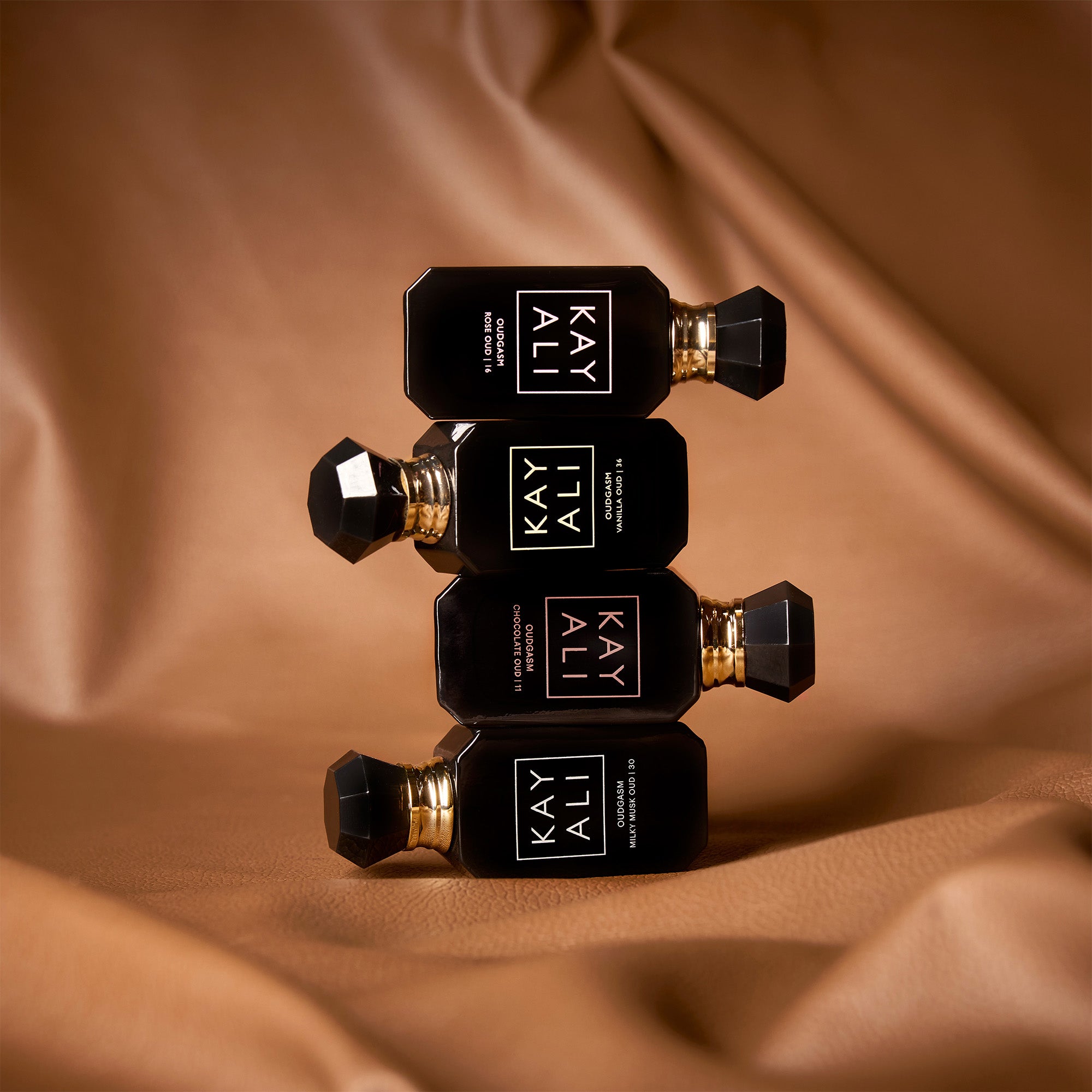 KAYALI OUDGASM ミニ香水セット 4本入り KAYALI Oudgasm Miniature Set | 4x10ml Oud Perfume Set – KAYALI US